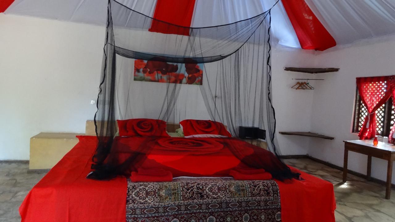 Gecko Nature Lodge Home Of Swahili Divers The Best Dive Center And Famous Gecko Restaurant Verani Extérieur photo
